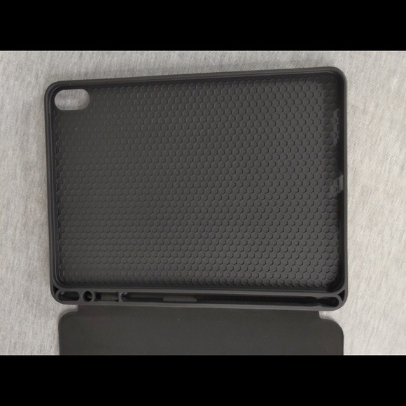 🎉 3/$20 👯‍♀️Host Pick⚡️iPad Pro 11” 2018 Generation Tablet Case - Picture 8 of 8